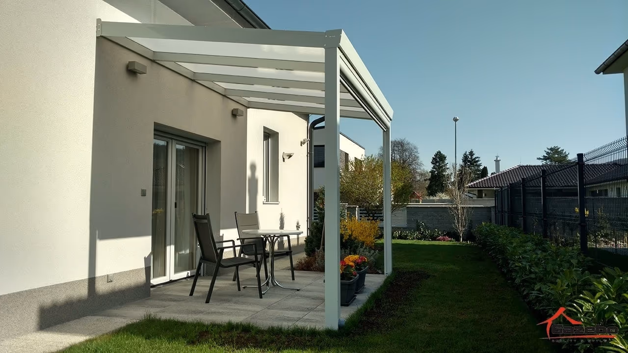 Hliníková pergola Economic Class ako prístrešok pre obytné auto