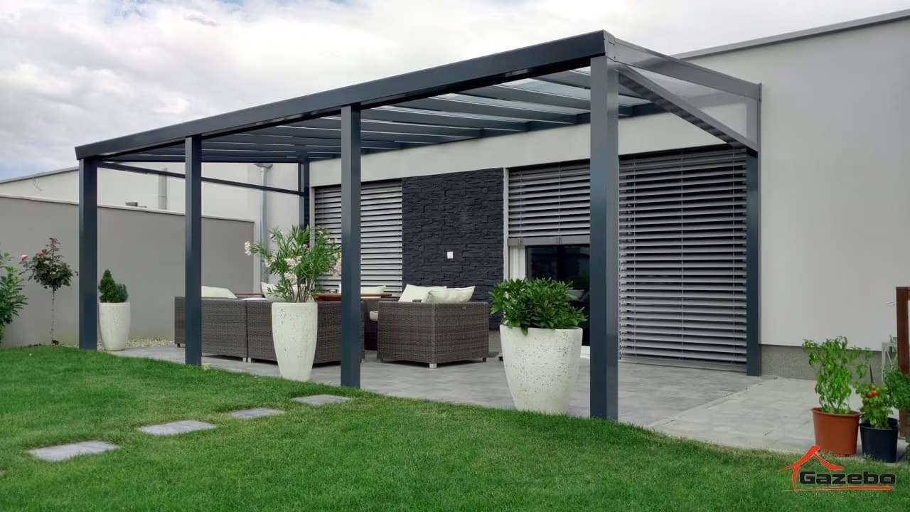 Hliníková pergola Top Class s bočným tienením z bambusovej rohože