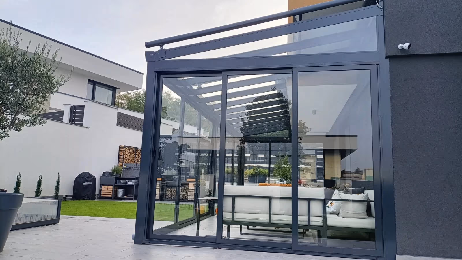 Obytný priestor zimnej záhrady Top Garden 2 s pohodlným sedením
