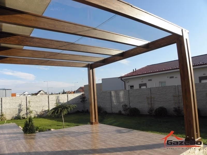 Drevená pergola Louvre s presklenou strechou prepúšťajúcou denné svetlo