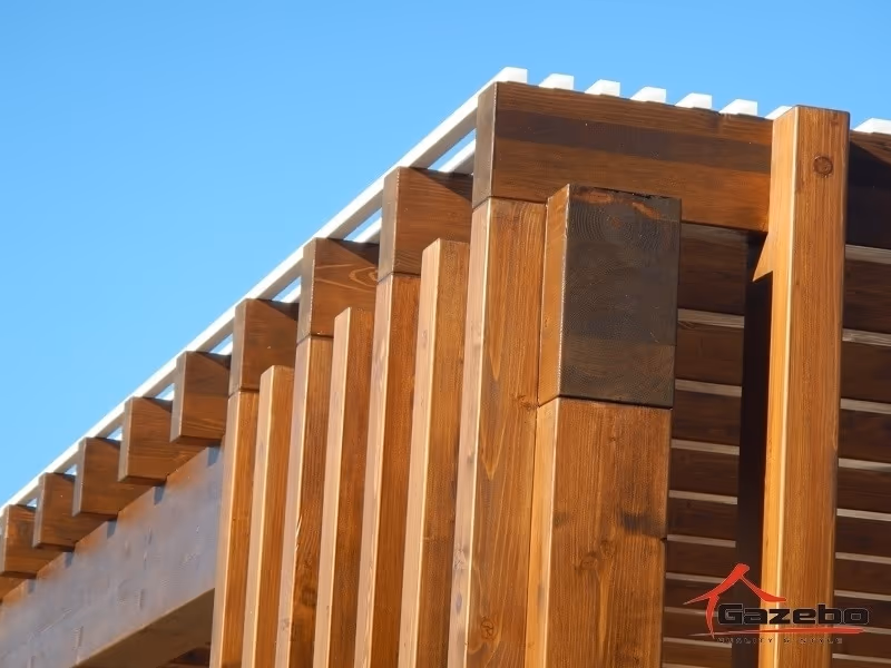 Drevená pergola Monaco vyrobená na mieru pri rodinnom dome